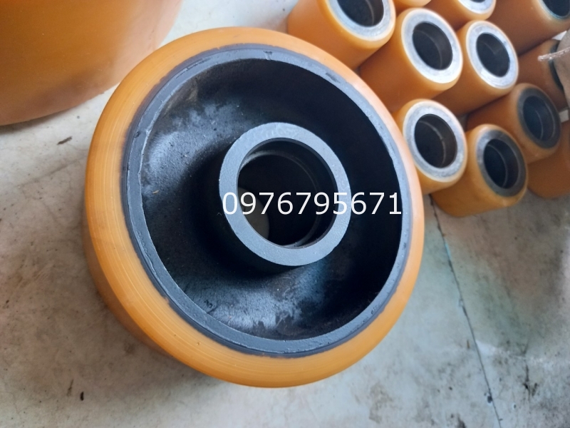 Xe nâng RAYMON Bánh xe cân bằng 205x102x62