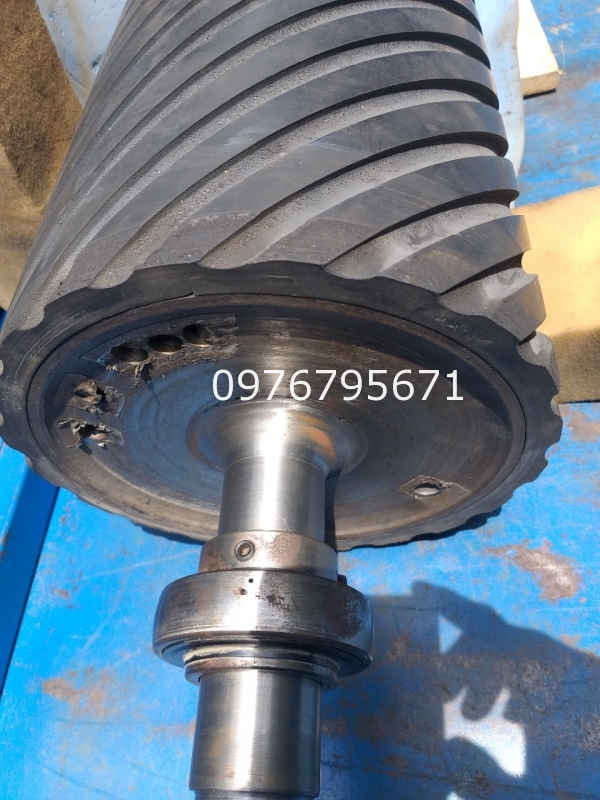 Gia c&ocirc;ng v&agrave; Bọc đắp Trục cao su