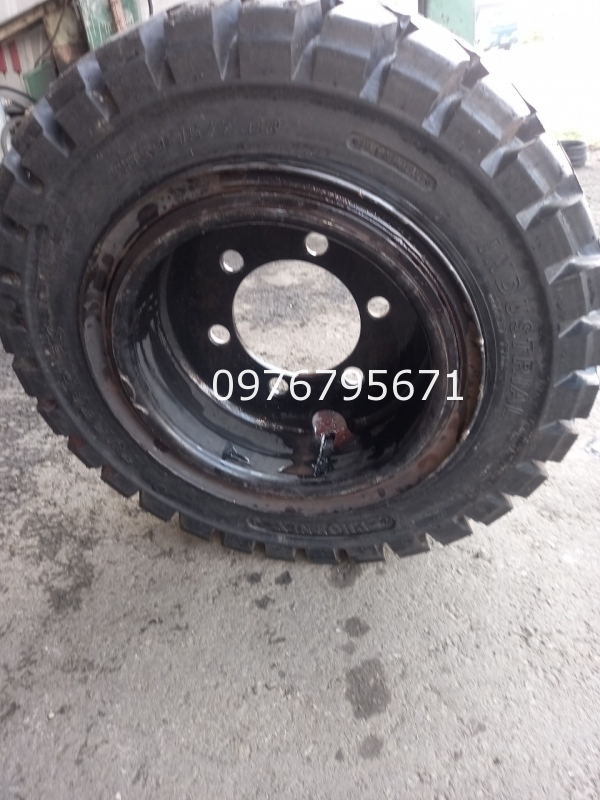 B&aacute;nh xe cao su 28x9-15