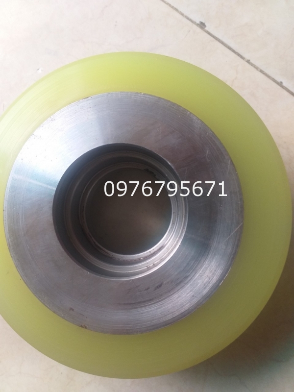 Bánh xe nâng Điện Komatsu 127x90 bạc đạn 6206
