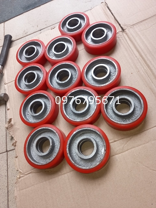 Bánh  xe đẩy pu gang 1032 bạc đạn cốt 17