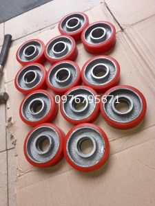 Bánh  xe đẩy pu gang 1032 bạc đạn cốt 17