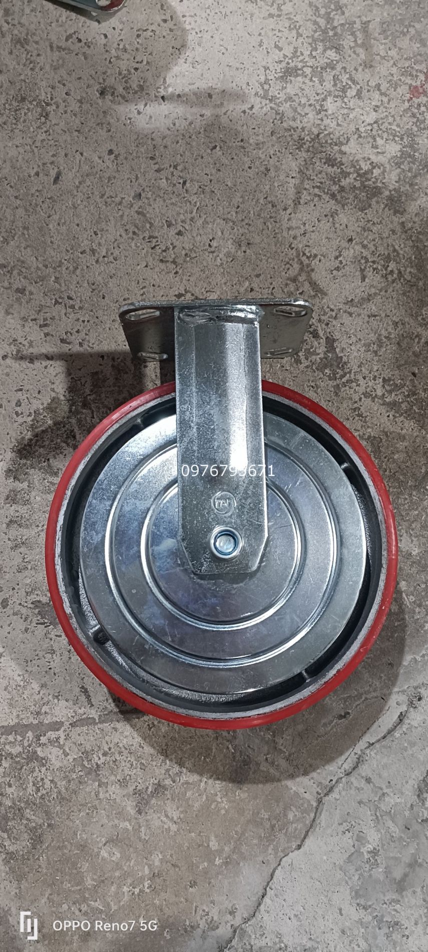 Bánh xe đẩy cố đinh  TPT pu gang 200x50 càng 6mm