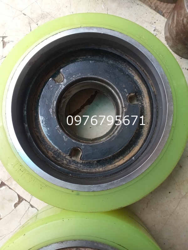 Xe nâng điện KOMATSU FB15RL-11 bánh tải xe nâng điện 254x120x190mm
