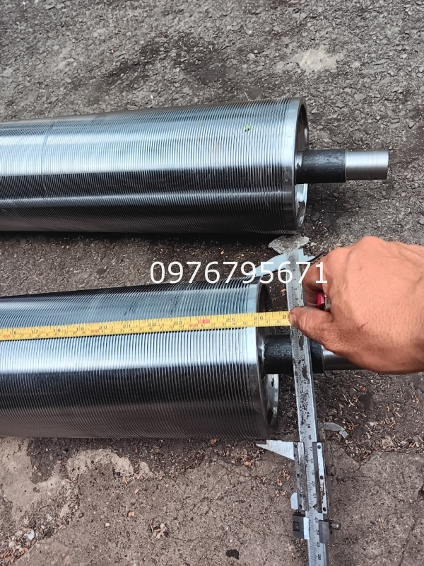 Nhân gia công con lăn Cốt thép phi 168 dài 660mm cốt 30