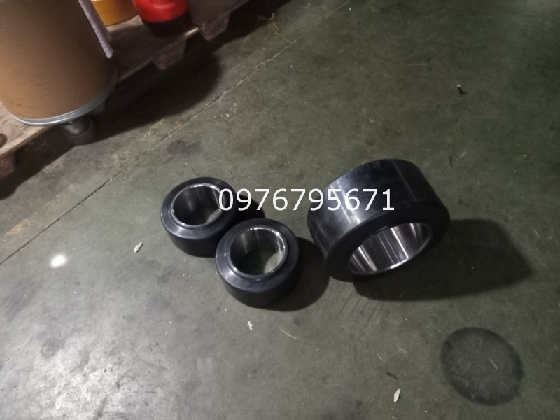 Xe nâng điện KOMATSU FB10RL 15 Bộ bánh xe cao su 260x120 bánh lái 360x180x220