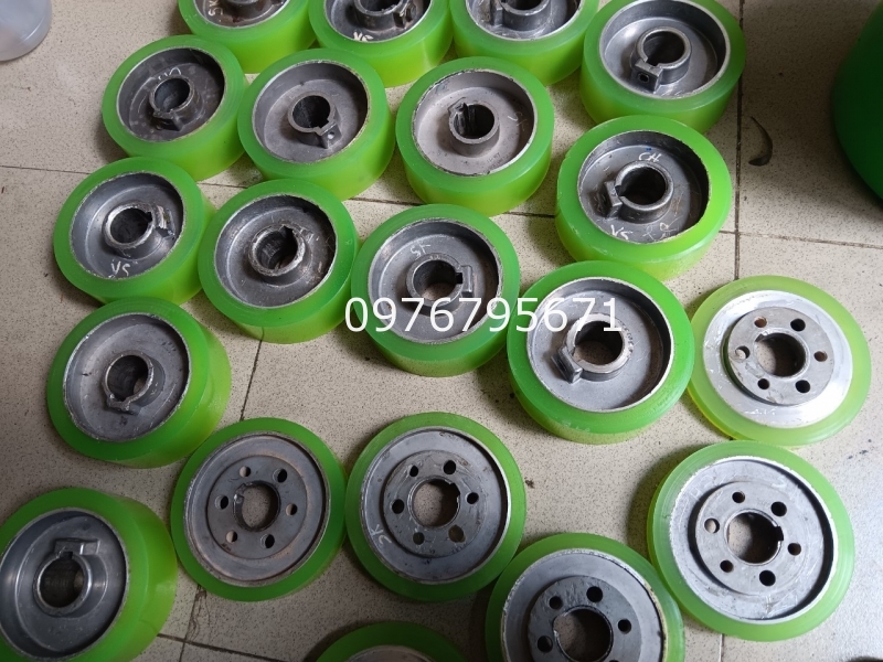 Đắp pu con lăn gổ 125x25 125x50mm  90shore