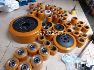 Xe n&acirc;ng điện BYD B&aacute;nh l&aacute;i Pu 230x70