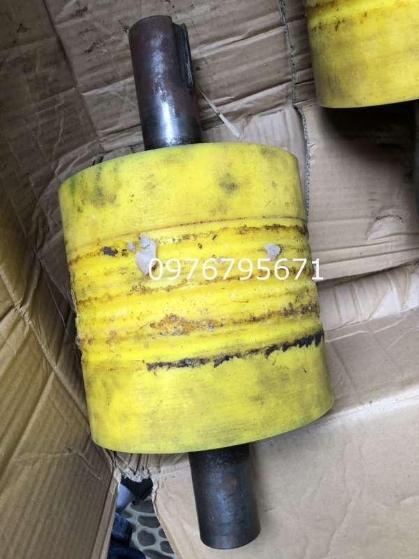 Nhân bọc Gia công trục ep PU 100x110 cốt 30mm