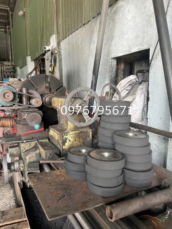 Gia công Đắp bánh xe cao su 200x70mm