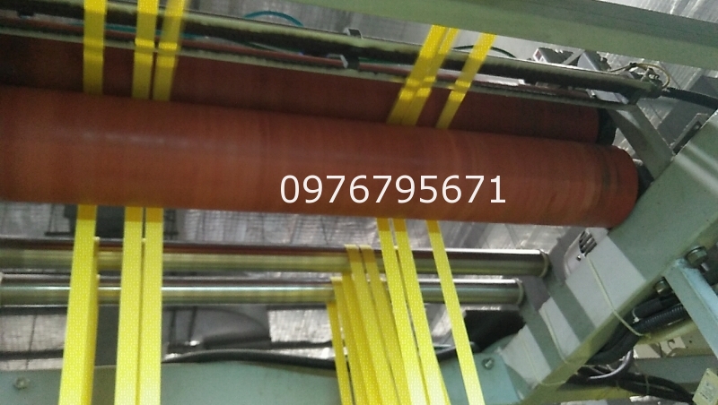 Chuyên gia công trục cao su máy cuốn vải ép nóng 1000m