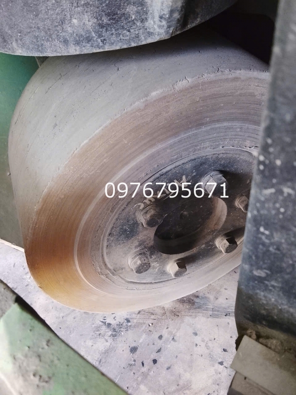 Xe nâng điện NICHIYU Bánh lái Zin Pu 330x145x180mm