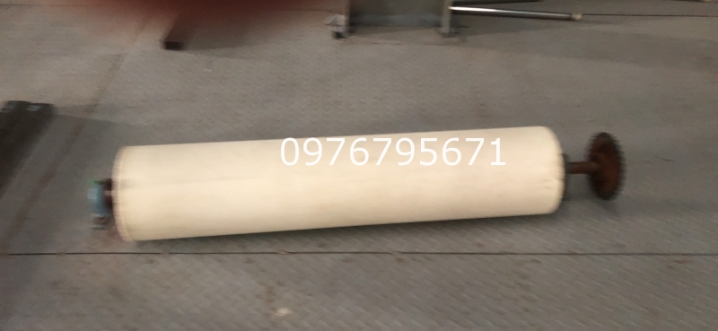 Trục Cao su trắng kéo vải đuòng kính 250mm